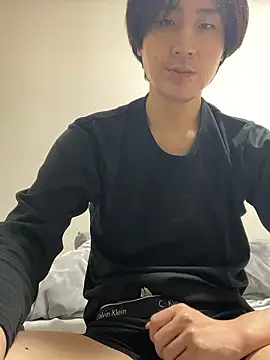 Snapshot of youta200 chatting on April 18, 2:37 am youta200 online show from April 18, 2:37 am