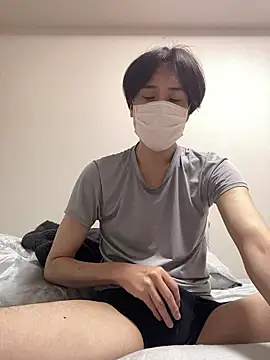 Snapshot of youta200 chatting on April 20, 1:47 pm youta200 online show from April 20, 1:47 pm