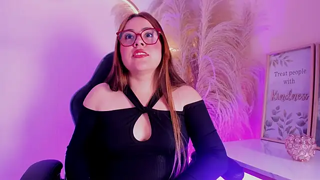 Snapshot of Renata_Jones1 chatting on April 3, 3:37 am Renata Jones1 online show from April 3, 3:37 am
