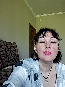 Snapshot of HelgaDennis chatting on April 26, 8:23 am HelgaDennis online show from April 26, 8:23 am