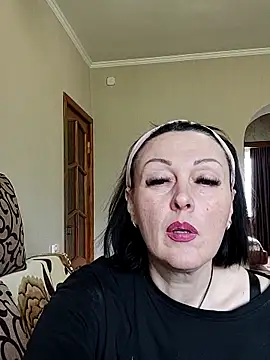 Snapshot of HelgaDennis chatting on May 1, 9:25 am HelgaDennis online show from May 1, 9:25 am