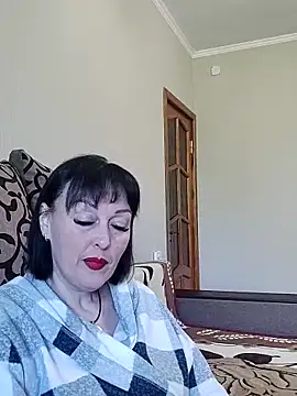 Snapshot of HelgaDennis chatting on May 6, 6:41 am HelgaDennis online show from May 6, 6:41 am