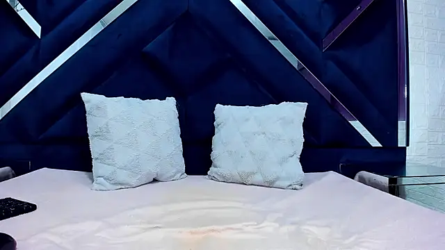 Snapshot of GeorginaHH chatting on March 21, 1:37 pm GeorginaHH online show from March 21, 1:37 pm