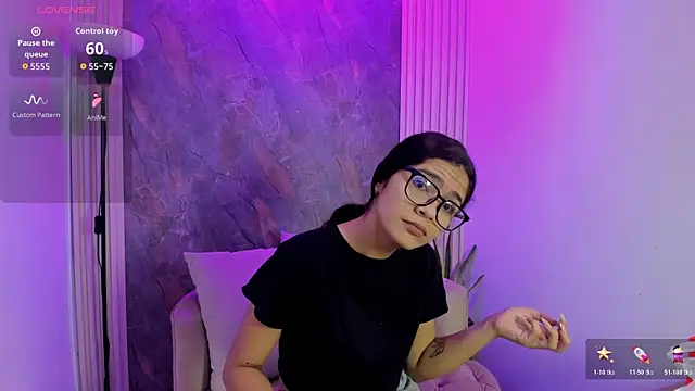 Snapshot of alina_sauvage chatting on May 16, 1:32 pm alina sauvage online show from May 16, 1:32 pm