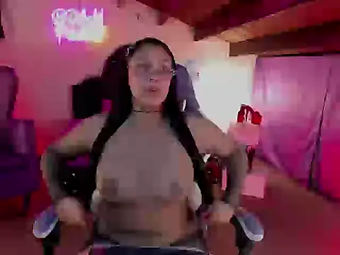 Snapshot of CristalZafiro chatting on May 2, 1:05 pm CristalZafiro online show from May 2, 1:05 pm