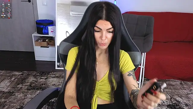 Snapshot of AnacondaOnn chatting on June 19, 7:34 am AnacondaOnn online show from June 19, 7:34 am