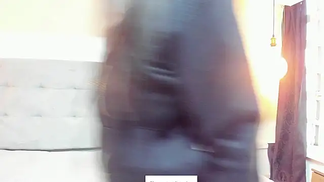 Snapshot of LindaCatalina_ chatting on April 7, 12:27 pm LindaCatalina online show from April 7, 12:27 pm