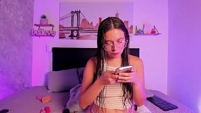 SofiaLujan  online show from April 29, 11:55 pm