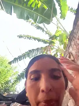 Snapshot of Blowjob-Queen_ chatting on April 18, 7:58 pm Blowjob-Queen online show from April 18, 7:58 pm