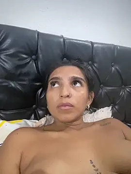 Snapshot of Blowjob-Queen_ chatting on April 22, 3:31 am Blowjob-Queen online show from April 22, 3:31 am