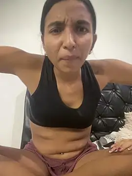 Snapshot of Blowjob-Queen_ chatting on April 27, 6:00 am Blowjob-Queen online show from April 27, 6:00 am