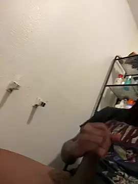 Mr11inchesnluvv online show from May 5, 7:11 pm