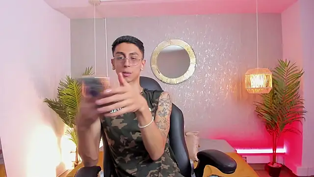 Snapshot of Gio_carangi chatting on May 15, 2:07 am Gio carangi online show from May 15, 2:07 am