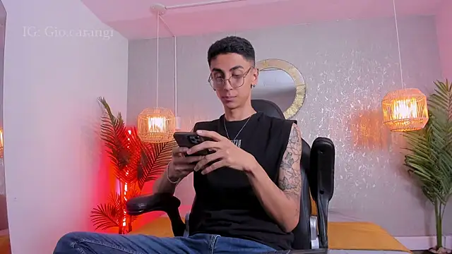 Gio carangi online show from July 25, 3:04 am
