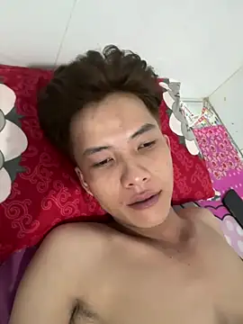 Snapshot of Nguyencuong1999 chatting on April 25, 3:31 pm Nguyencuong1999 online show from April 25, 3:31 pm