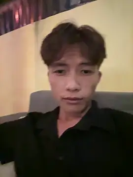 Snapshot of Nguyencuong1999 chatting on May 9, 11:37 am Nguyencuong1999 online show from May 9, 11:37 am