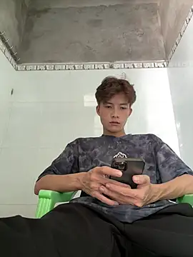 Snapshot of Nguyencuong1999 chatting on May 11, 4:40 am Nguyencuong1999 online show from May 11, 4:40 am