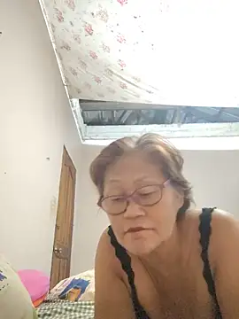 Snapshot of Sunflower1956 chatting on May 9, 6:02 pm Sunflower1956 online show from May 9, 6:02 pm