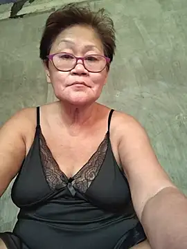 Snapshot of Sunflower1956 chatting on July 17, 1:45 am Sunflower1956 online show from July 17, 1:45 am