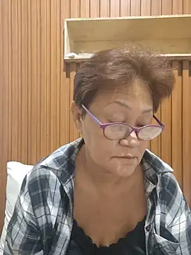 Snapshot of Sunflower1956 chatting on July 18, 9:18 pm Sunflower1956 online show from July 18, 9:18 pm
