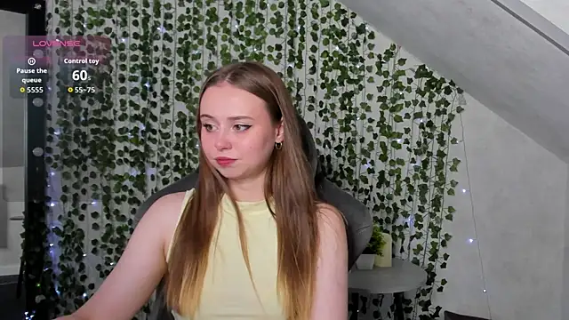 Snapshot of Vanessa_Williamsonn chatting on July 4, 5:19 pm Vanessa Williamsonn online show from July 4, 5:19 pm