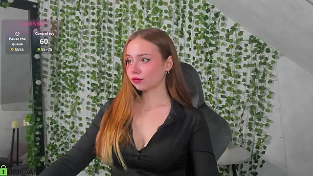 Snapshot of Vanessa_Williamsonn chatting on July 5, 5:20 pm Vanessa Williamsonn online show from July 5, 5:20 pm