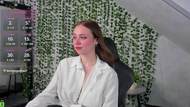 Snapshot of Vanessa_Williamsonn chatting on July 6, 5:26 pm Vanessa Williamsonn online show from July 6, 5:26 pm