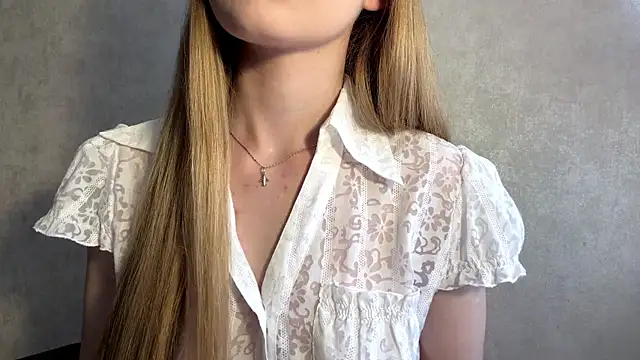 Snapshot of CarolineNine chatting on June 13, 3:10 pm CarolineNine online show from June 13, 3:10 pm