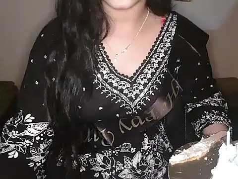 Snapshot of urvashi_rai chatting on June 12, 6:51 pm urvashi rai online show from June 12, 6:51 pm