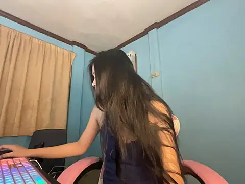 Snapshot of pinay_kitty23 chatting on June 25, 6:12 pm pinay kitty23 online show from June 25, 6:12 pm