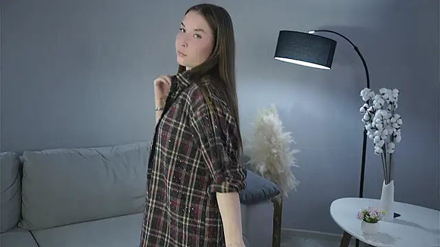 Snapshot of UshaDudney chatting on March 21, 3:22 am UshaDudney online show from March 21, 3:22 am