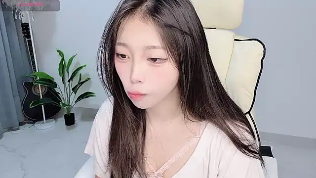 Yukiy8877 online show from April 28, 11:21 pm