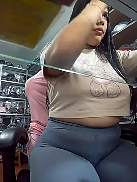 venuslaferte  online show from April 24, 7:27 pm
