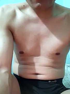 Snapshot of Sutinh85 chatting on March 28, 1:22 pm Sutinh85 online show from March 28, 1:22 pm