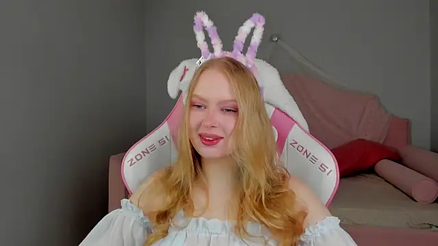 Snapshot of BellaVenatrix chatting on April 4, 5:06 am BellaVenatrix online show from April 4, 5:06 am