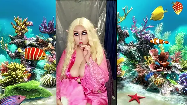 Snapshot of Rose-Vampire chatting on April 13, 7:41 pm Rose-Vampire online show from April 13, 7:41 pm