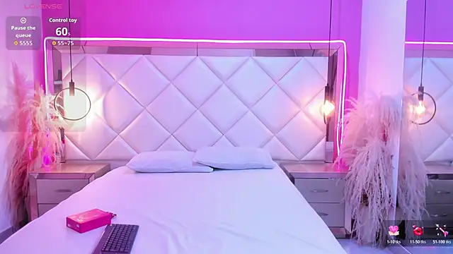 Snapshot of khathieeBelle chatting on April 6, 6:42 pm khathieeBelle online show from April 6, 6:42 pm