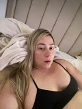 Abby 2004 online show from March 20, 5:07 pm