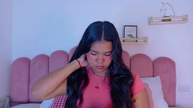 AhslyEvans   online show from May 10, 12:54 pm