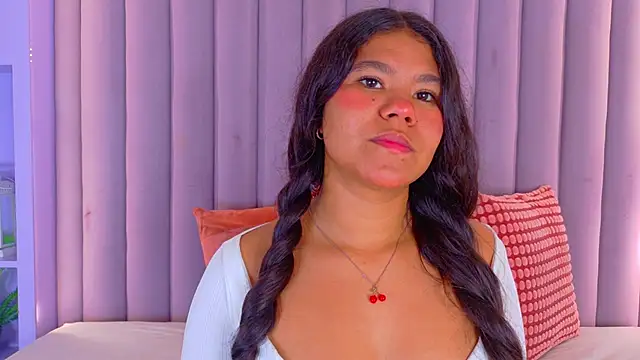 AhslyEvans   online show from June 4, 8:15 pm
