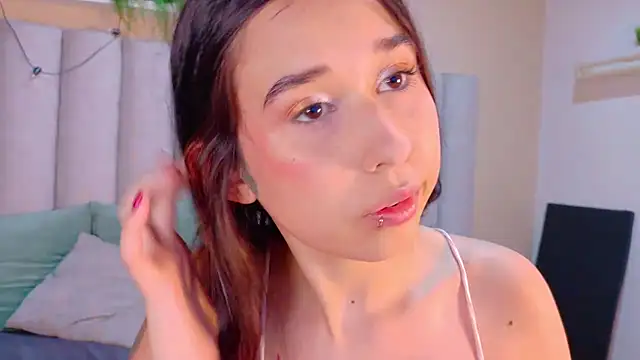 Snapshot of StarrMoon__ chatting on July 8, 2:49 am StarrMoon online show from July 8, 2:49 am