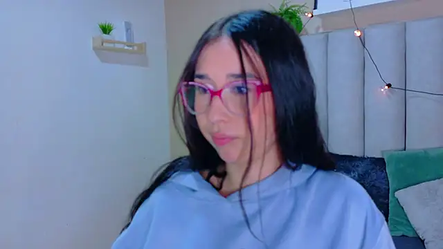 Snapshot of StarrMoon__ chatting on July 24, 2:42 am StarrMoon online show from July 24, 2:42 am