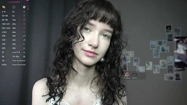 Snapshot of DellaLeck chatting on July 12, 9:39 pm DellaLeck online show from July 12, 9:39 pm