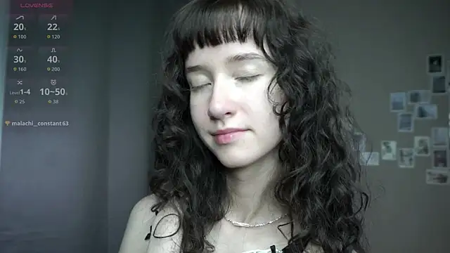 Snapshot of DellaLeck chatting on July 18, 9:18 pm DellaLeck online show from July 18, 9:18 pm