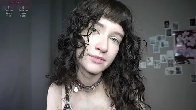 Snapshot of DellaLeck chatting on July 21, 7:49 pm DellaLeck online show from July 21, 7:49 pm