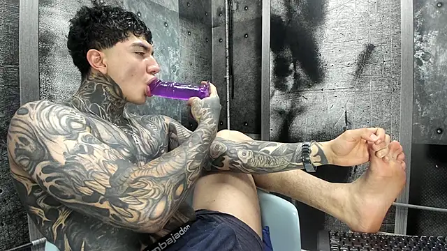 Snapshot of Gury_tattoo chatting on May 26, 7:10 pm Gury tattoo online show from May 26, 7:10 pm