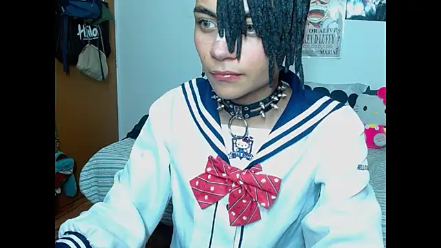 Snapshot of romeo_laurient chatting on May 13, 9:44 pm romeo laurient online show from May 13, 9:44 pm