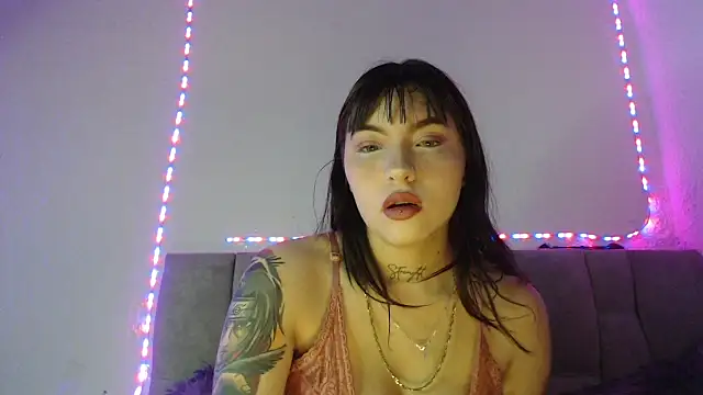 Val Time online show from June 26, 6:56 pm