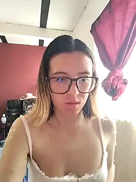 Snapshot of Greta_silber26 chatting on March 24, 5:18 pm Greta silber26 online show from March 24, 5:18 pm