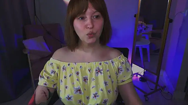 Snapshot of arizzzona_baby chatting on April 4, 1:52 pm arizzzona baby online show from April 4, 1:52 pm